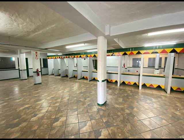 1,020M² BUILDING TO LET IN GEORGE CENTRAL